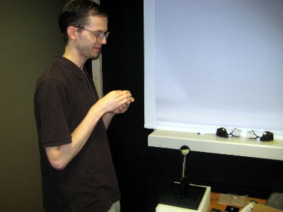 Photo : Fredrik setting up mirror stereoscope